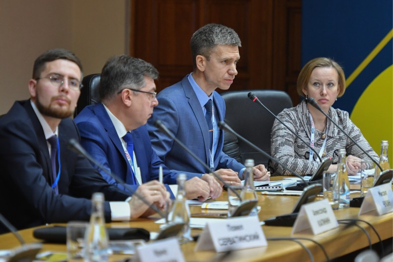 Ассоциация «Русская Сталь» организовала и провела на площадке Красноярского экономического форума панельную сессию по металлургии на тему: «Молодые таланты для металлургии будущего»